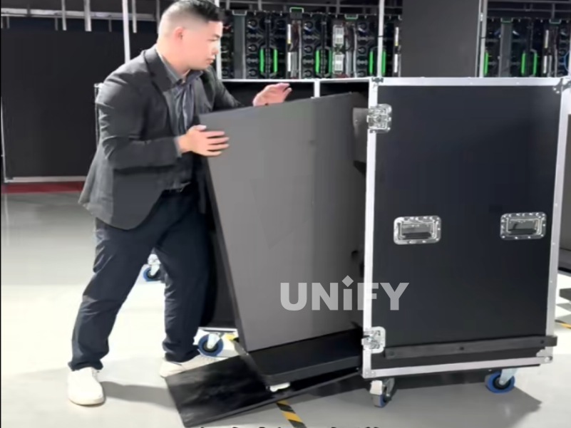 Folding LED Screen-Fold up and down style-PACKAGE