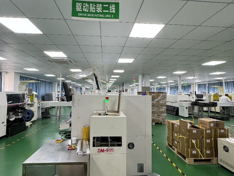 China LED screen display manufacturer 1.3