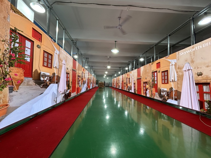 China LED screen display manufacturer 1.4